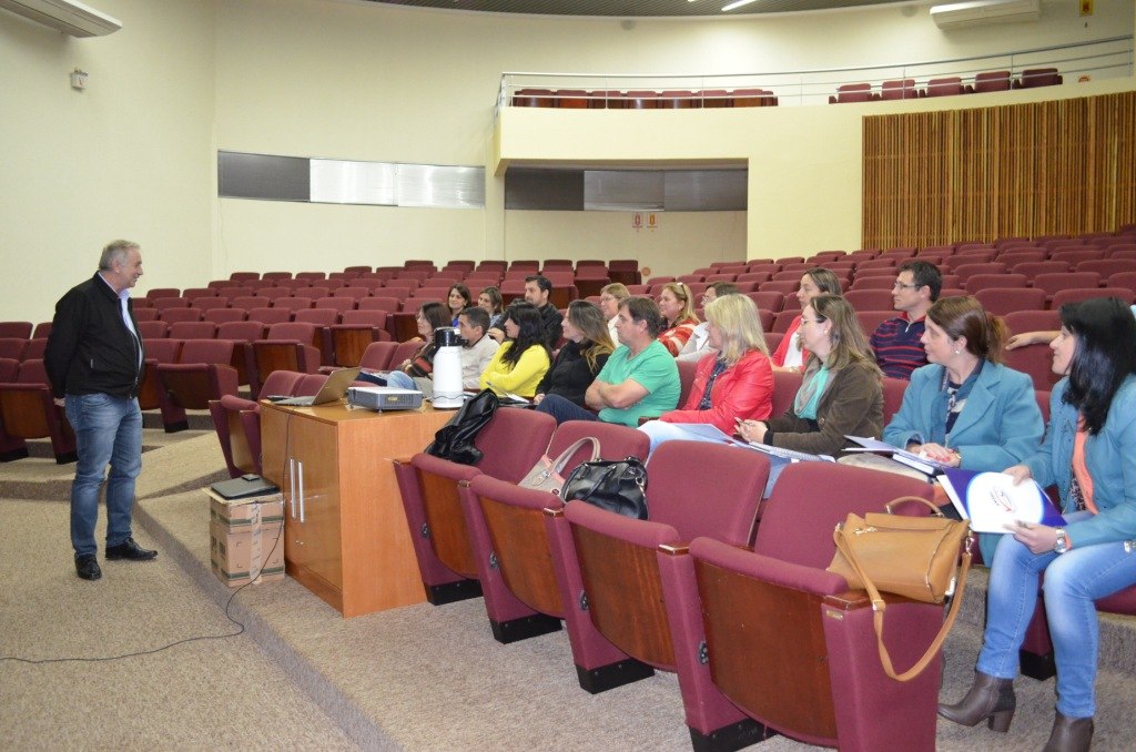 You are currently viewing Secretários de Educação da região da AMARP se reuniram em Salto Veloso