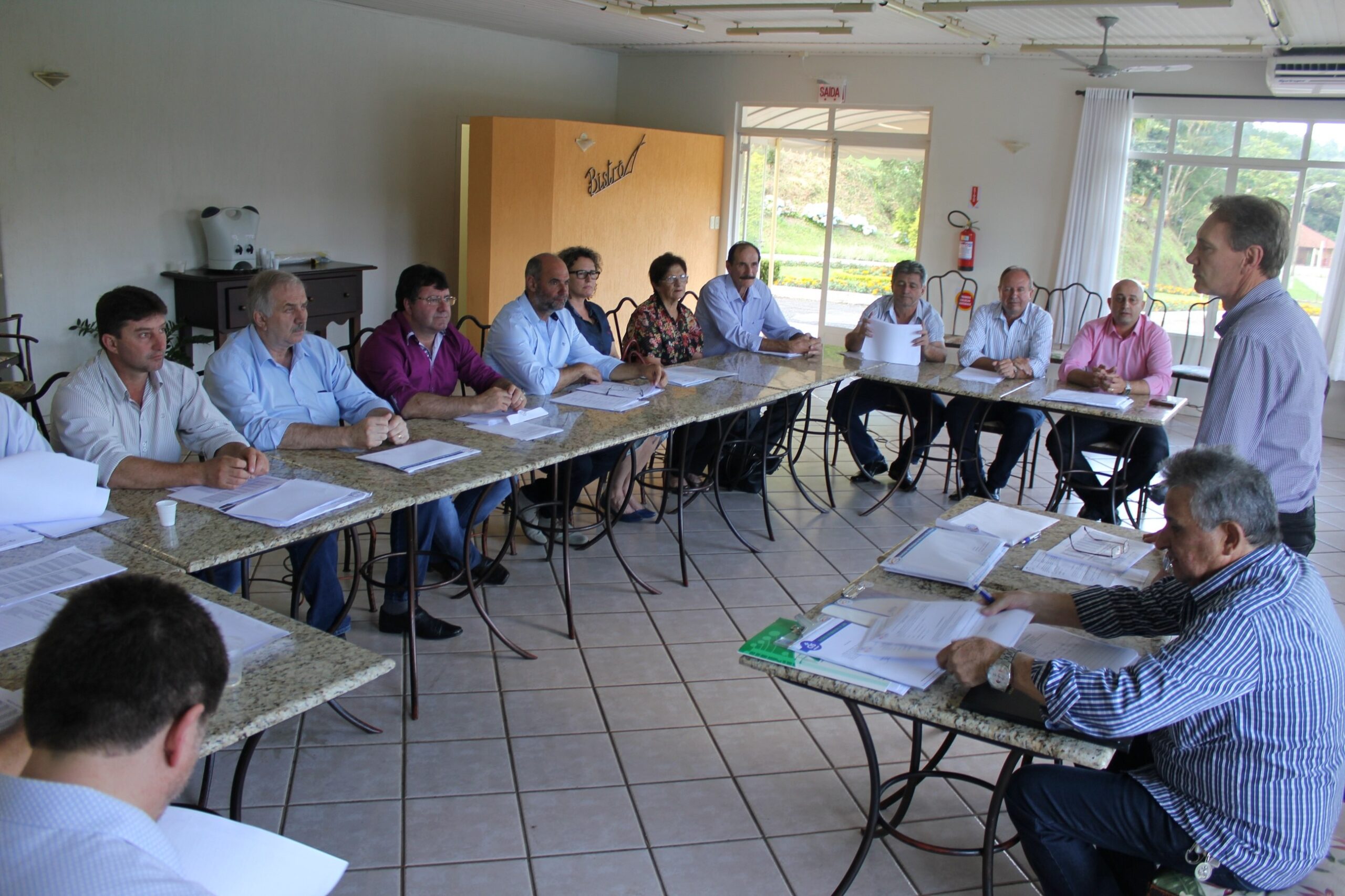 You are currently viewing Prefeitos dos 14 municípios da AMARP participaram da última reunião ordinária de 2015