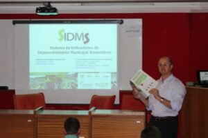 Read more about the article Sistema de Indicadores de Desenvolvimento Municipal Sustentável foi tema de apresentação da FECAM