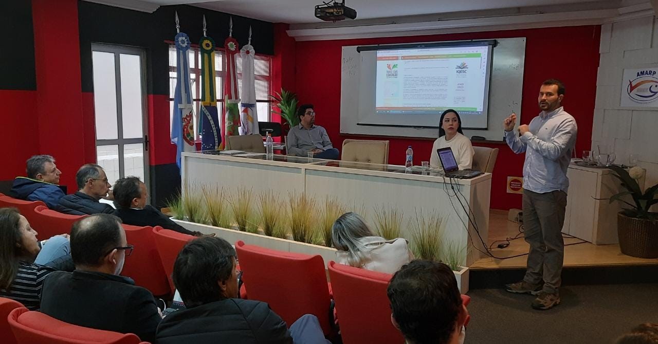 You are currently viewing Na última terça-feira o TCE-SC, em parceria com a AMARP, promoveu encontro sobre o ICMS Educação na sede da Associação